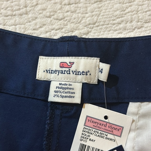 Vineyard vine dayboat classic shorts solid deep bay. NWT. Size 14. - Picture 6 of 11